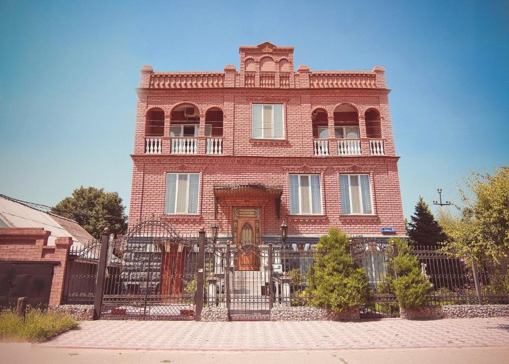 Versal Hotel เคอร์ซอน ภายนอก รูปภาพ